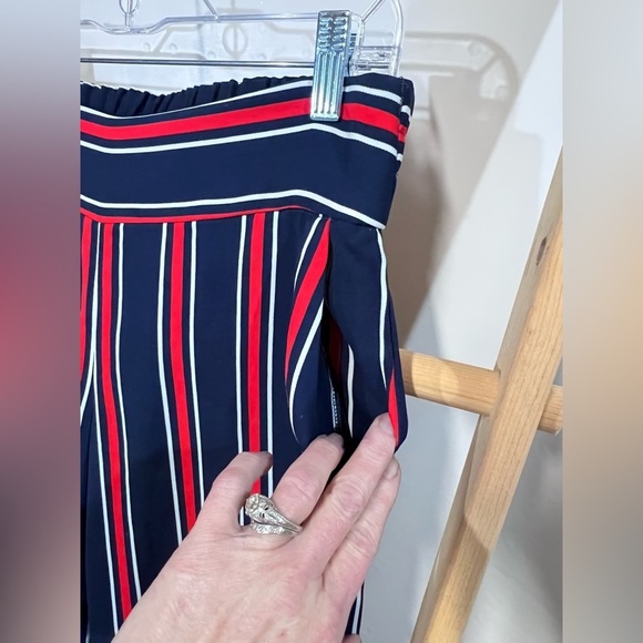 CYNTHIA ROWLEY Navy and red striped‎ wide leg crop pant size 6. - Picture 4 of 13